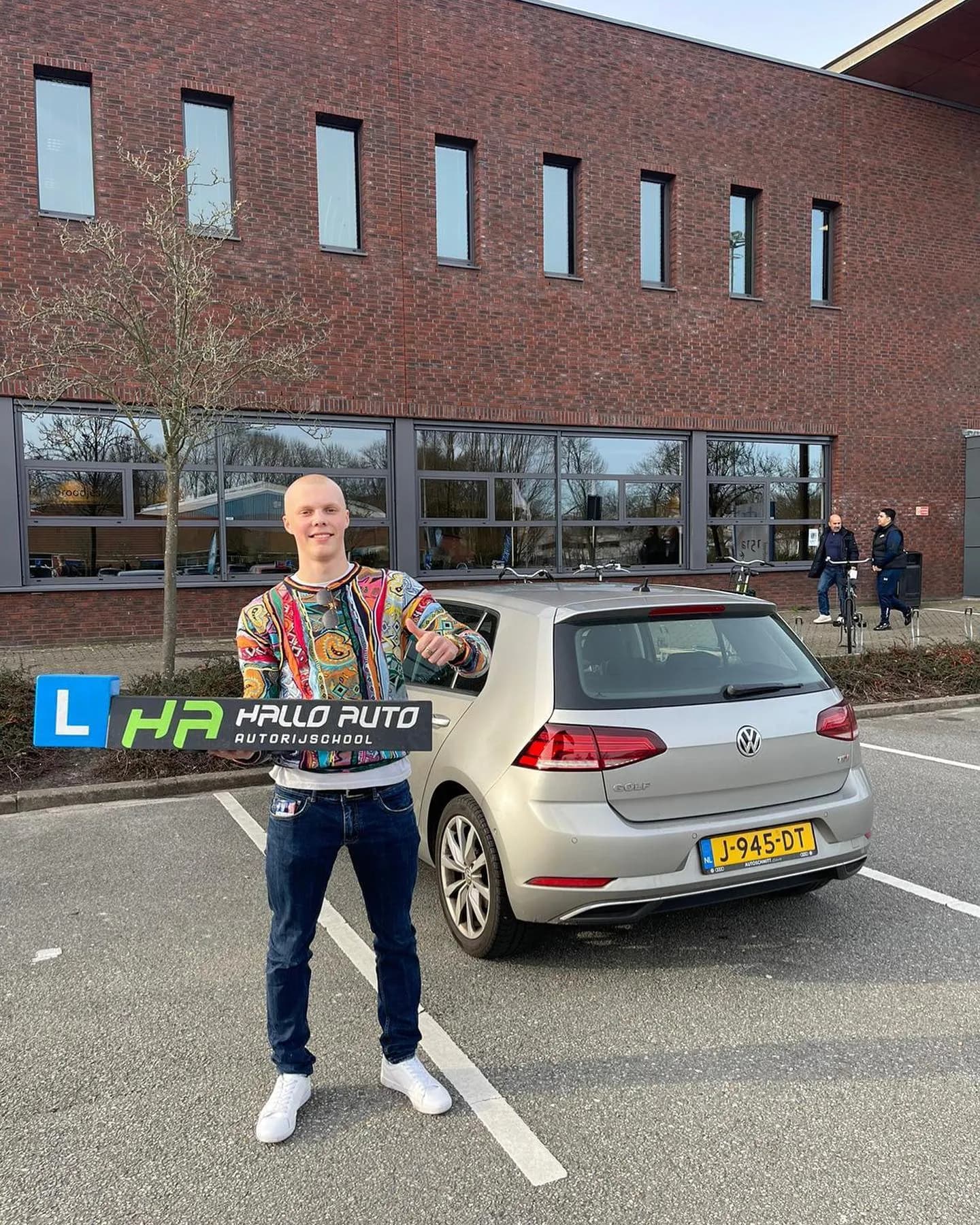 Instructeur van Hallo Auto tijdens een rijles in Utrecht